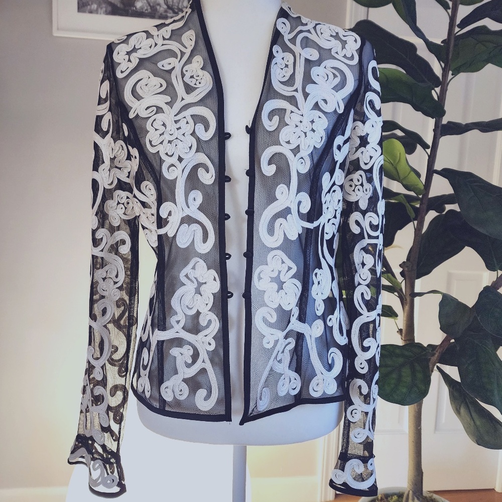JS COLLECTIONS BLACK AND WHITE EMBROIDERED JACKET- MINT